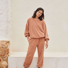 Lade das Bild in den Galerie-Viewer, Liilu Sweat Trackpants Toast M
