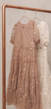 Lade das Bild in den Galerie-Viewer, Noralee Dottie Kleid in mocha 8Y
