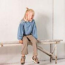 Lade das Bild in den Galerie-Viewer, House of Jamie Pullover mit Ballonärmeln *Faded Denim*
