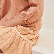 Lade das Bild in den Galerie-Viewer, Liilu - Bluse *Liilu* Toast  und Apricot Cream - M
