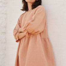 Lade das Bild in den Galerie-Viewer, Liilu - Kleid *Lilou* Toast - M
